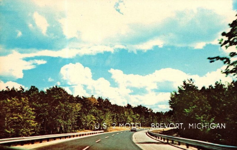 US-2 Motel - Vintage Postcard